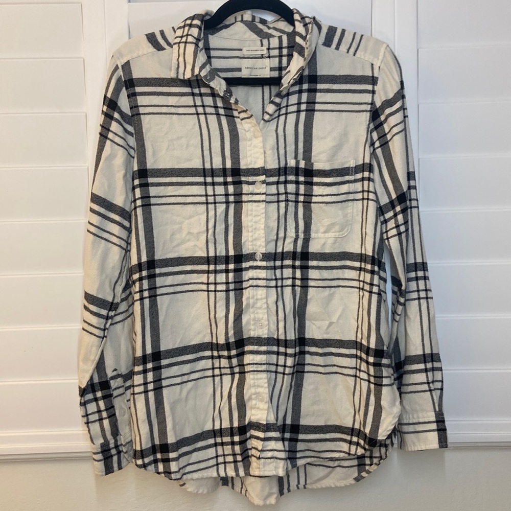 American Eagle White and Black Flannel